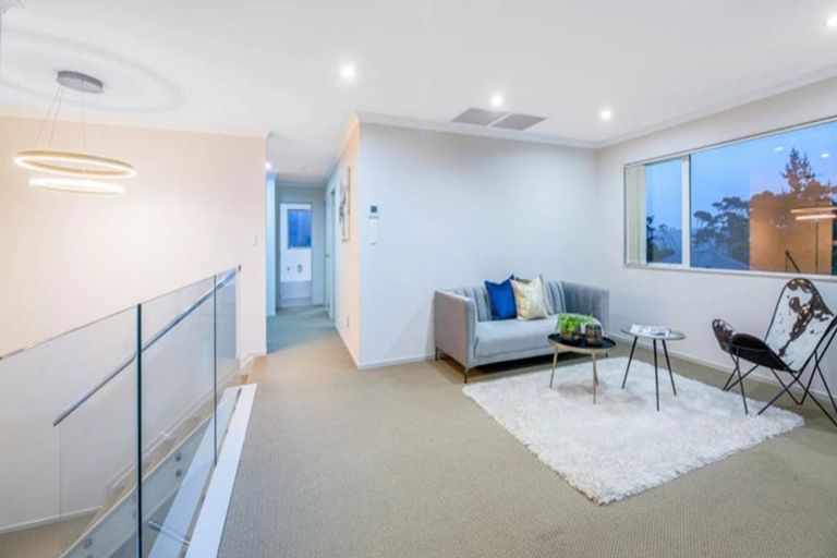 Photo of property in 72 Bur Oak Terrace, Schnapper Rock, Auckland, 0632