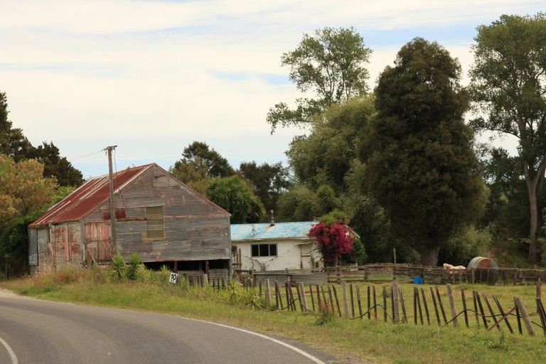 Photo of property in 1159 Kanakanaia Road, Whatatutu, Te Karaka, 4091