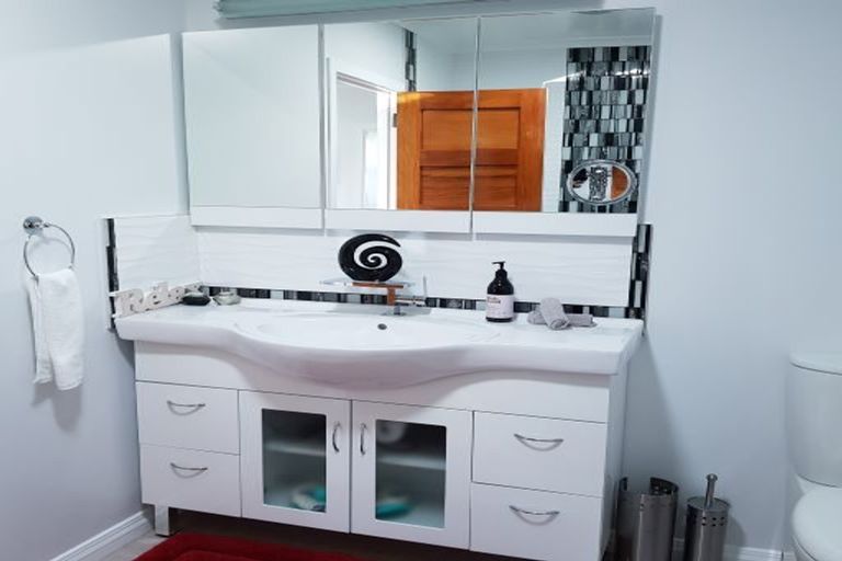 Photo of property in 17 Clinton Street, Fitzroy, New Plymouth, 4312