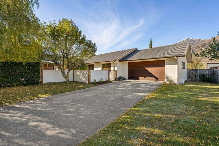 Photo of property in 20 Sylvan Street, Lake Hayes, Queenstown, 9304