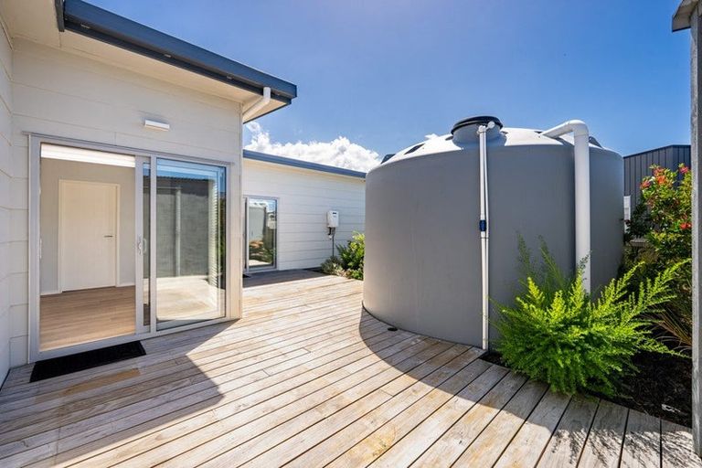 Photo of property in 5 Northcoast Place, Mangawhai Heads, Mangawhai, 0505