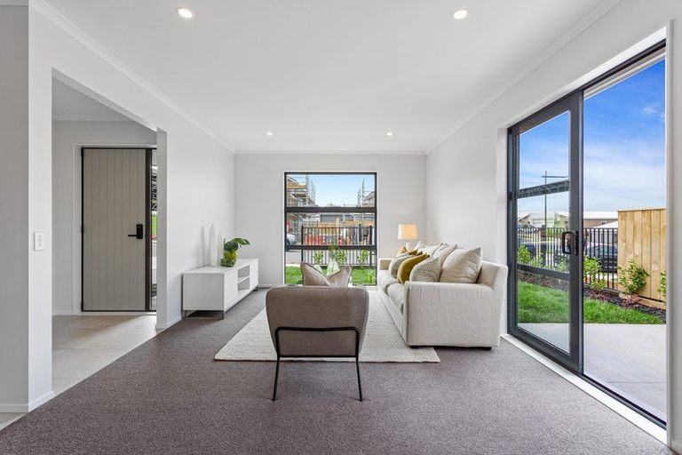 Photo of property in 29 Tiromoana Drive, Red Beach, 0932