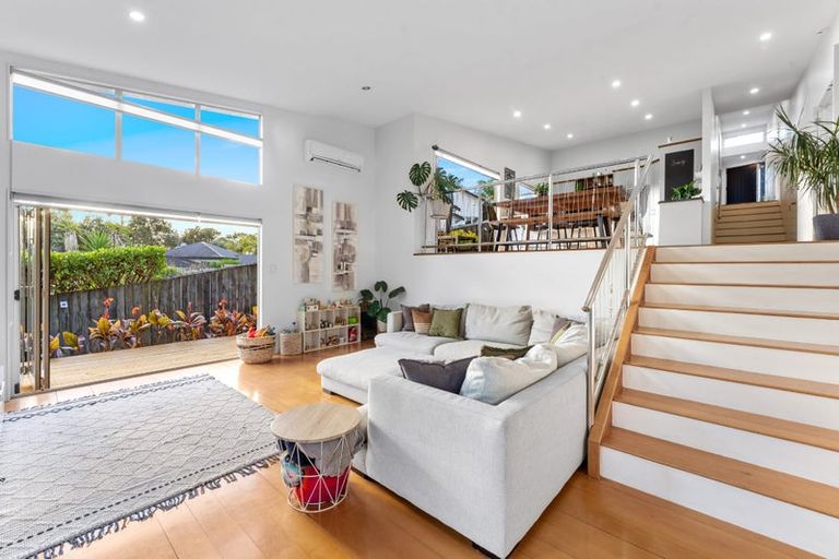 Photo of property in 20 Admirals Court Drive, Greenhithe, Auckland, 0632