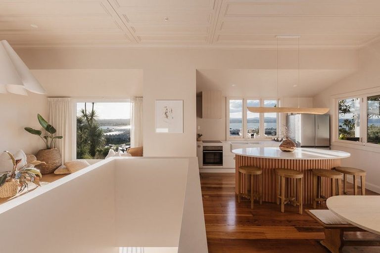 Photo of property in 5 Denholm Road, Hospital Hill, Napier, 4110