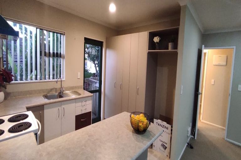 Photo of property in 40 Reid Road, New Lynn, Auckland, 0600