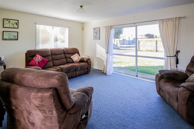 Photo of property in 18 Grenville Street, Levin, 5510