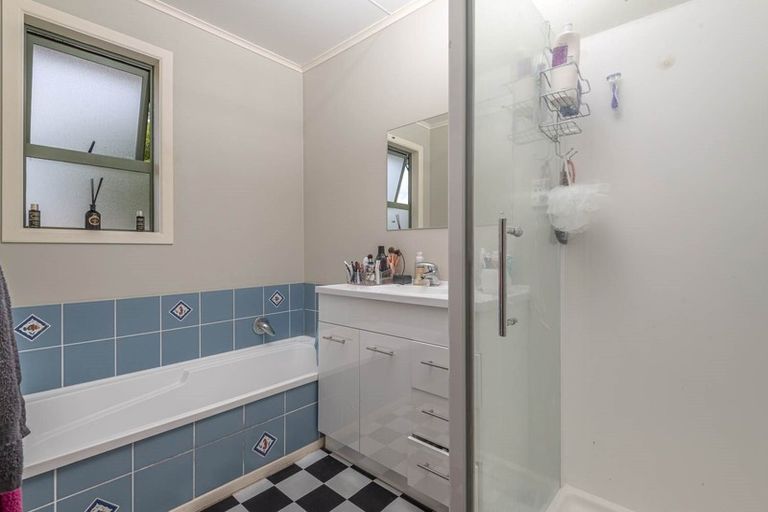 Photo of property in 26 Geordie Street, Henderson, Auckland, 0612