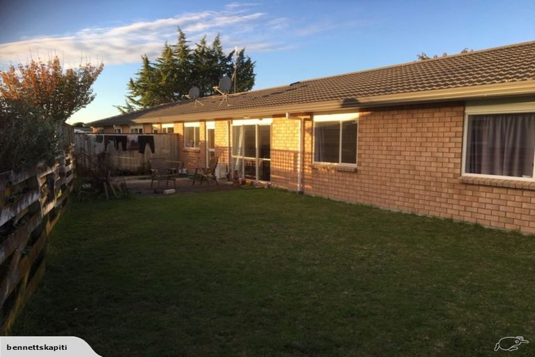 Photo of property in 42 Linwood Drive, Paraparaumu, 5032