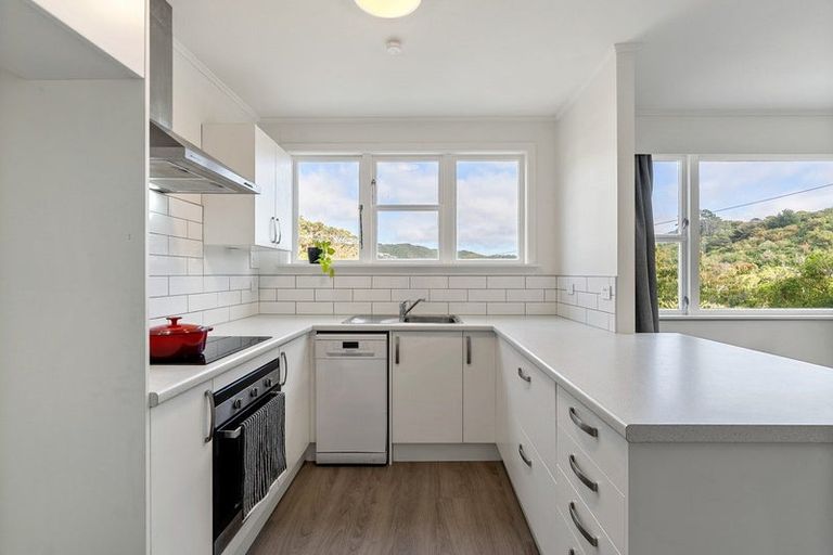 Photo of property in 5 Chaucer Way, Karori, Wellington, 6012