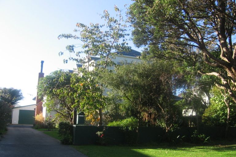 Photo of property in 13 Hinau Street, Woburn, Lower Hutt, 5010