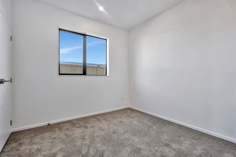 Photo of property in 12 Woven Place, Karaka, 2113