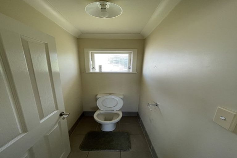 Photo of property in 84 Marlborough Avenue, Glenfield, Auckland, 0629