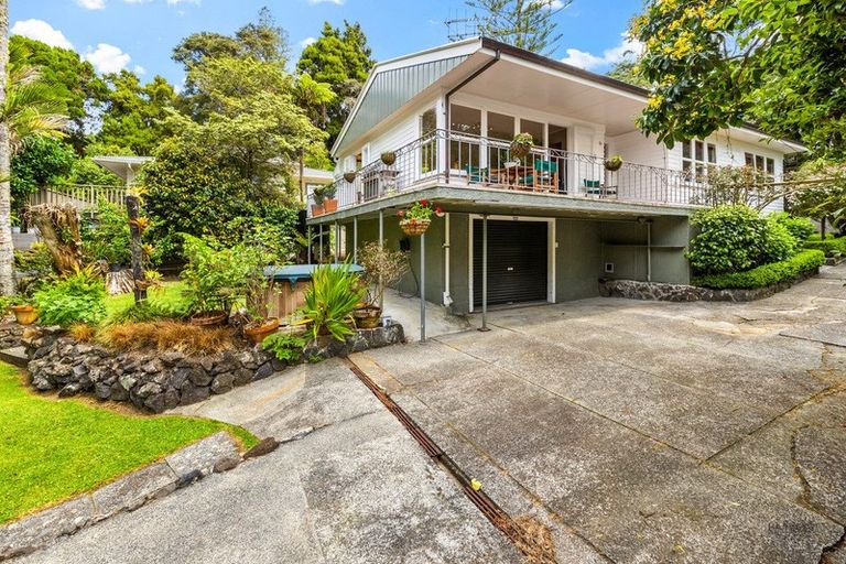 Photo of property in 15 Sylvan Valley Avenue, Titirangi, Auckland, 0604