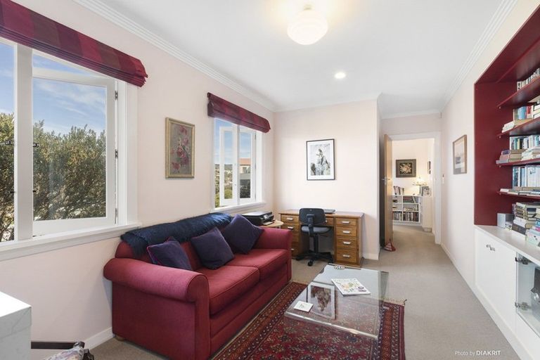 Photo of property in 47 Harbour View Road, Northland, Wellington, 6012