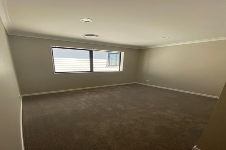 Photo of property in 30 Godfrey Drive, Orewa, 0931