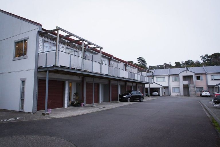 Photo of property in Monterey Apartments, 18/232 Middleton Road, Glenside, Wellington, 6037