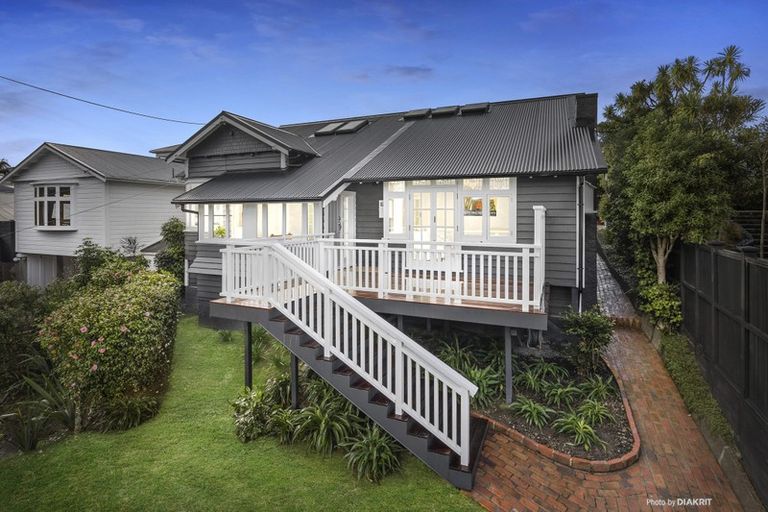 Photo of property in 9 Chisenhall Street, Karori, Wellington, 6012