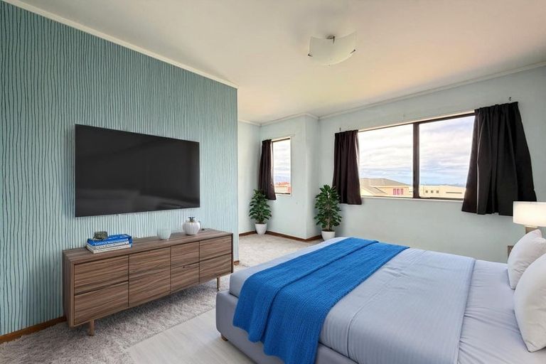 Photo of property in 3 Tamworth Crescent, Newlands, Wellington, 6037