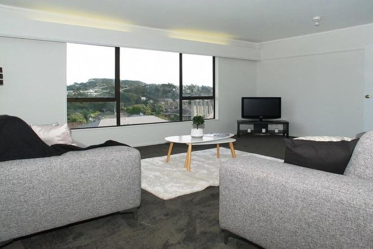 Photo of property in 32 James Cook Drive, Whitby, Porirua, 5024