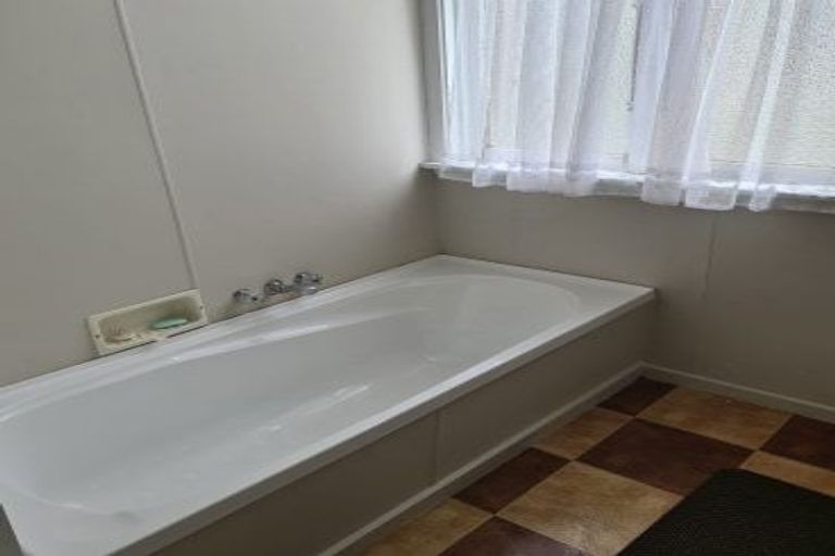 Photo of property in 136 Russell Street, Westport, 7825