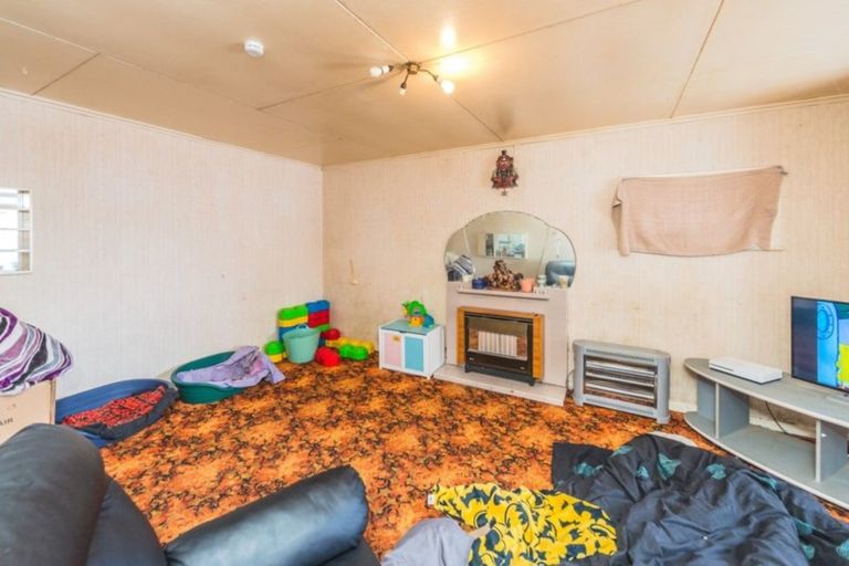 Photo of property in 70 Manuka Street, Castlecliff, Whanganui, 4501