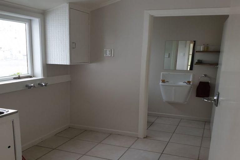 Photo of property in 131b Queen Street, Waiuku, 2123