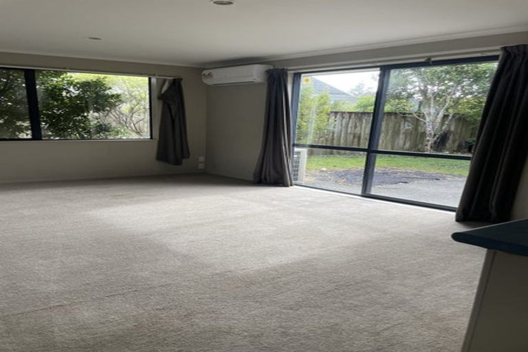 Photo of property in 15 Kanuka Way, Albany, Auckland, 0632