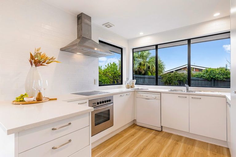 Photo of property in 5 Merlot Heights, Huapai, Kumeu, 0810