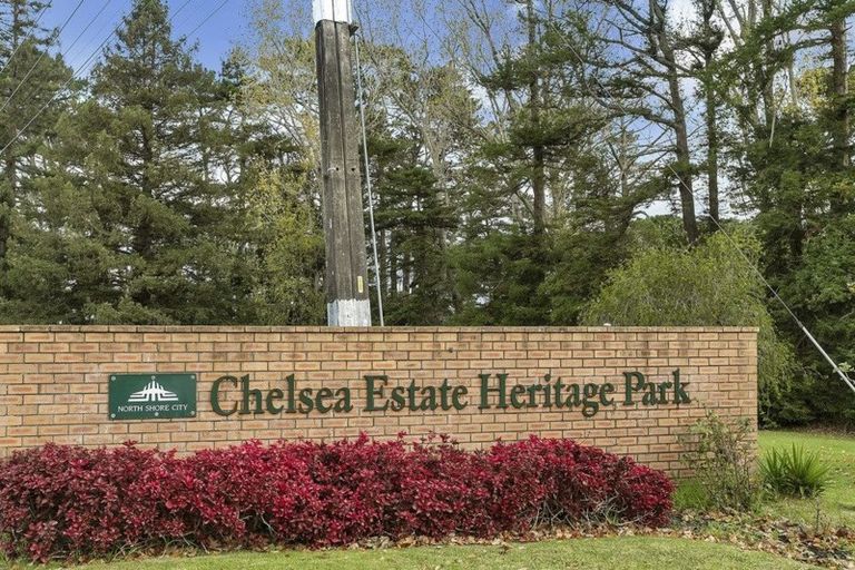 Photo of property in 2/26 Colonial Road, Birkenhead, Auckland, 0626