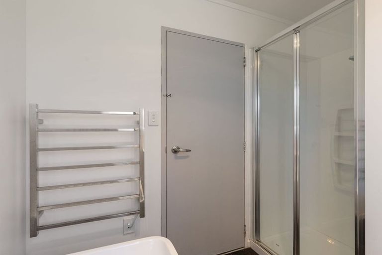 Photo of property in 1 Lydia Place, Kelvin Grove, Palmerston North, 4414