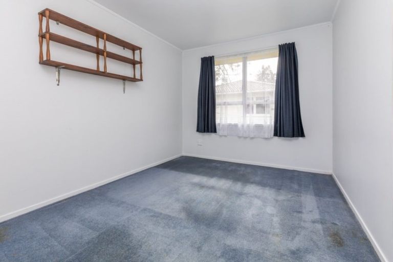 Photo of property in 48 Glenbervie Crescent, Massey, Auckland, 0614