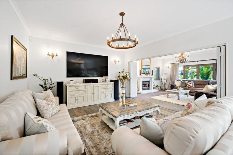 Photo of property in 121 Access Road, Kumeu, 0891