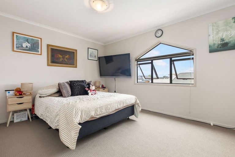 Photo of property in St Claire Village, 11/172 Mcleod Road, Te Atatu South, Auckland, 0610