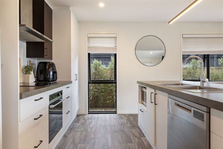 Photo of property in 17 Cheviot Street, Jacks Point, 9371