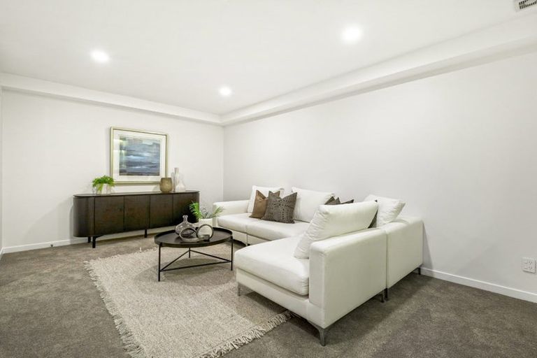 Photo of property in 44 Waitai Close, Long Bay, 0630