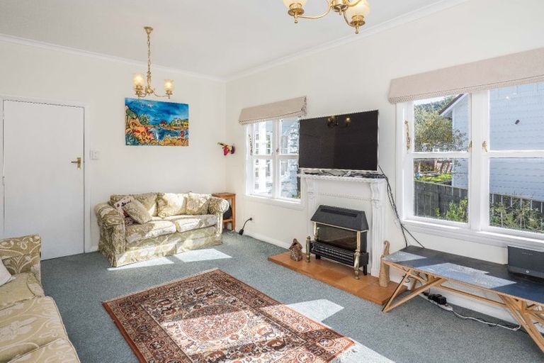 Photo of property in 6 Station Road, Khandallah, Wellington, 6035