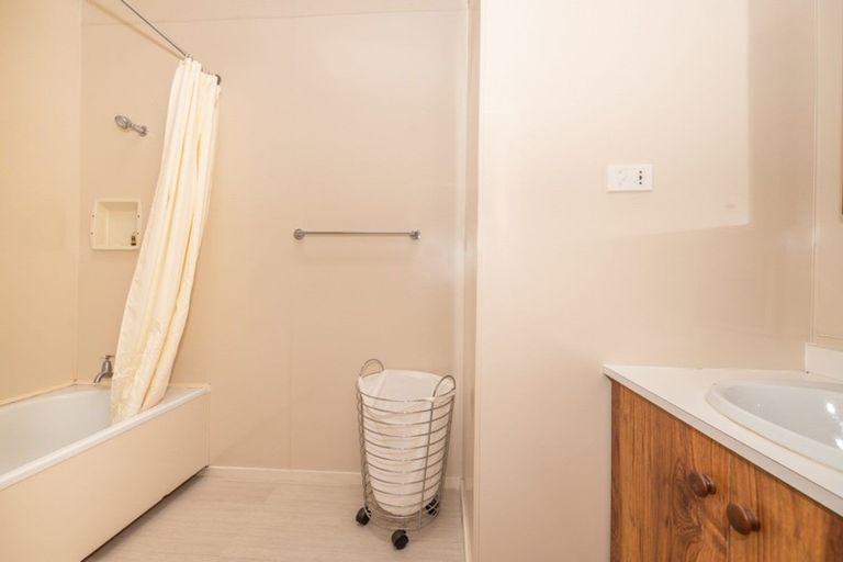 Photo of property in 1/83 Romilly Street, Westport, 7825