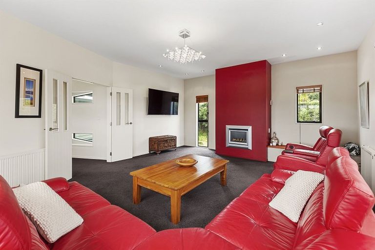Photo of property in 4 Helm Place, Whitby, Porirua, 5024