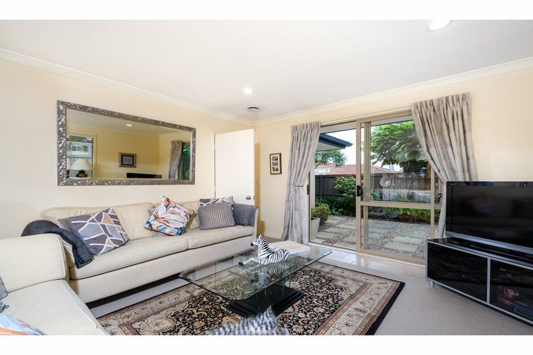 Photo of property in 34 Starlight Cove, Hobsonville, Auckland, 0618