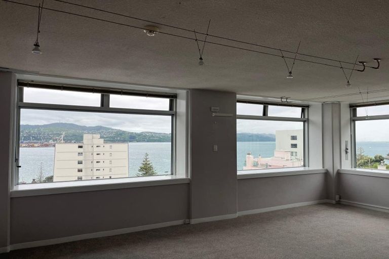 Photo of property in Jerningham Apartments, 20 Oriental Terrace, Oriental Bay, Wellington, 6011