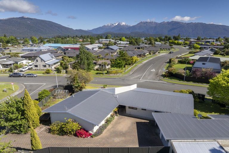 Photo of property in 8 Bowen Street, Te Anau, 9600