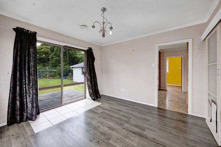 Photo of property in 9 Manawapou Road, Hawera, 4610