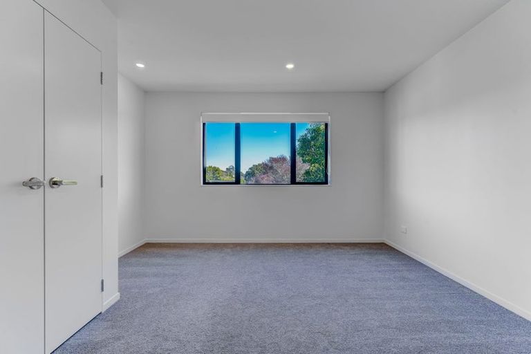 Photo of property in 11/9 Schnapper Rock Road, Greenhithe, Auckland, 0632