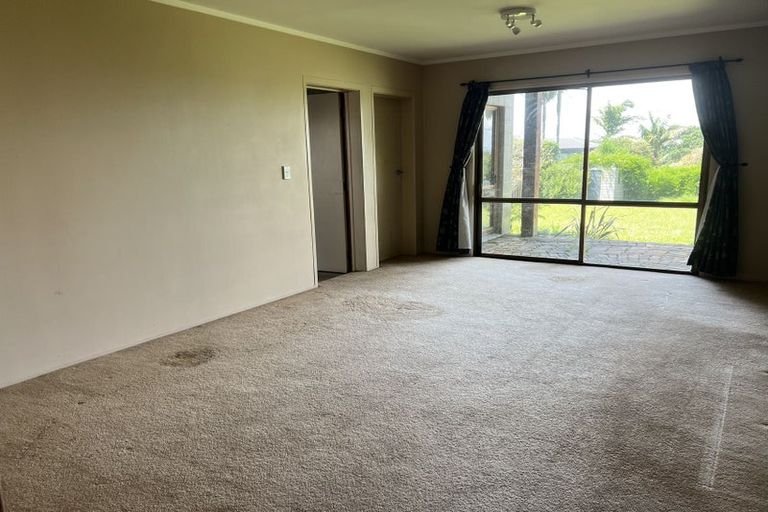 Photo of property in 35 Toroa Street, Torbay, Auckland, 0630
