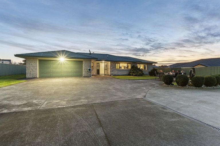 Photo of property in 11 Desmond Place, Bell Block, New Plymouth, 4312
