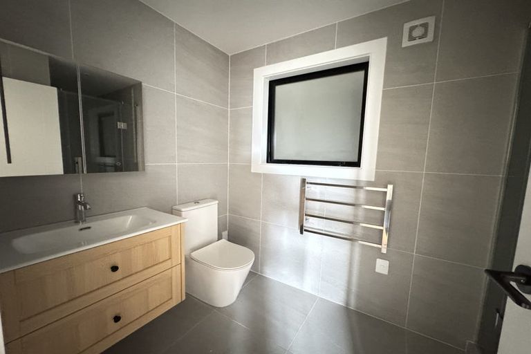 Photo of property in 42 Manu Place, Pinehill, Auckland, 0632