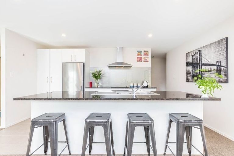 Photo of property in 24 Popokatea Drive, Takanini, 2112