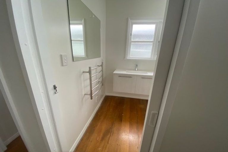 Photo of property in 145 Karepa Street, Brooklyn, Wellington, 6021