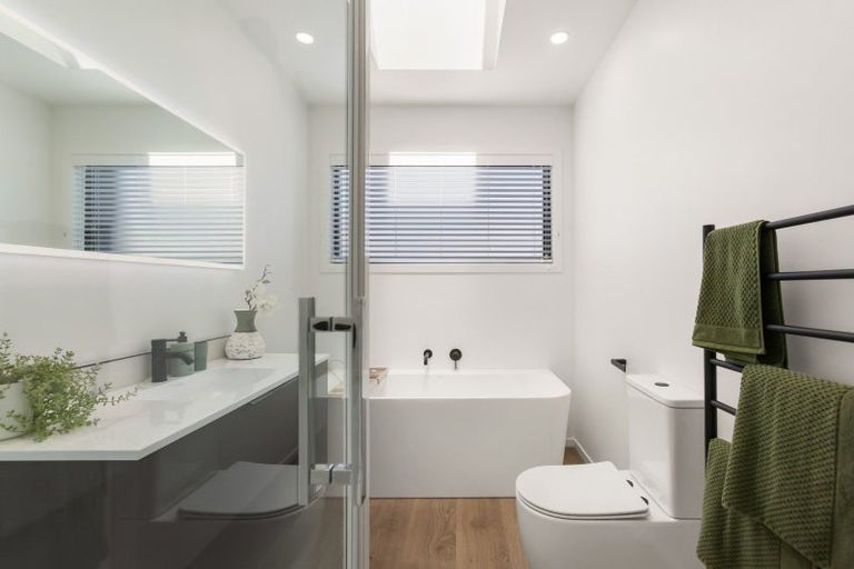 Photo of property in 1 Kamana Rise, Wanaka, 9382