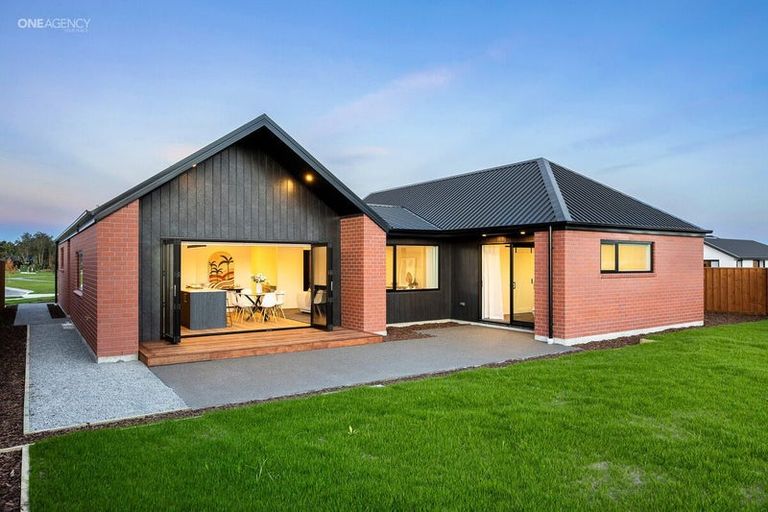 Photo of property in 29 Ruataniwha Avenue, Rangiora, 7400